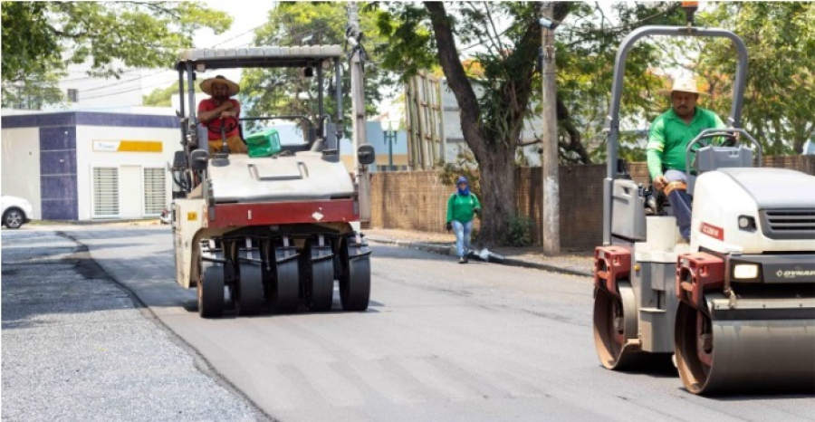 Prossegue o recapeamentos nas vias públicas da cidade