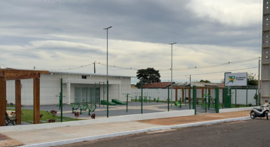 Prefeito Sacuno inaugura a Academia de Saúde ao ar livre